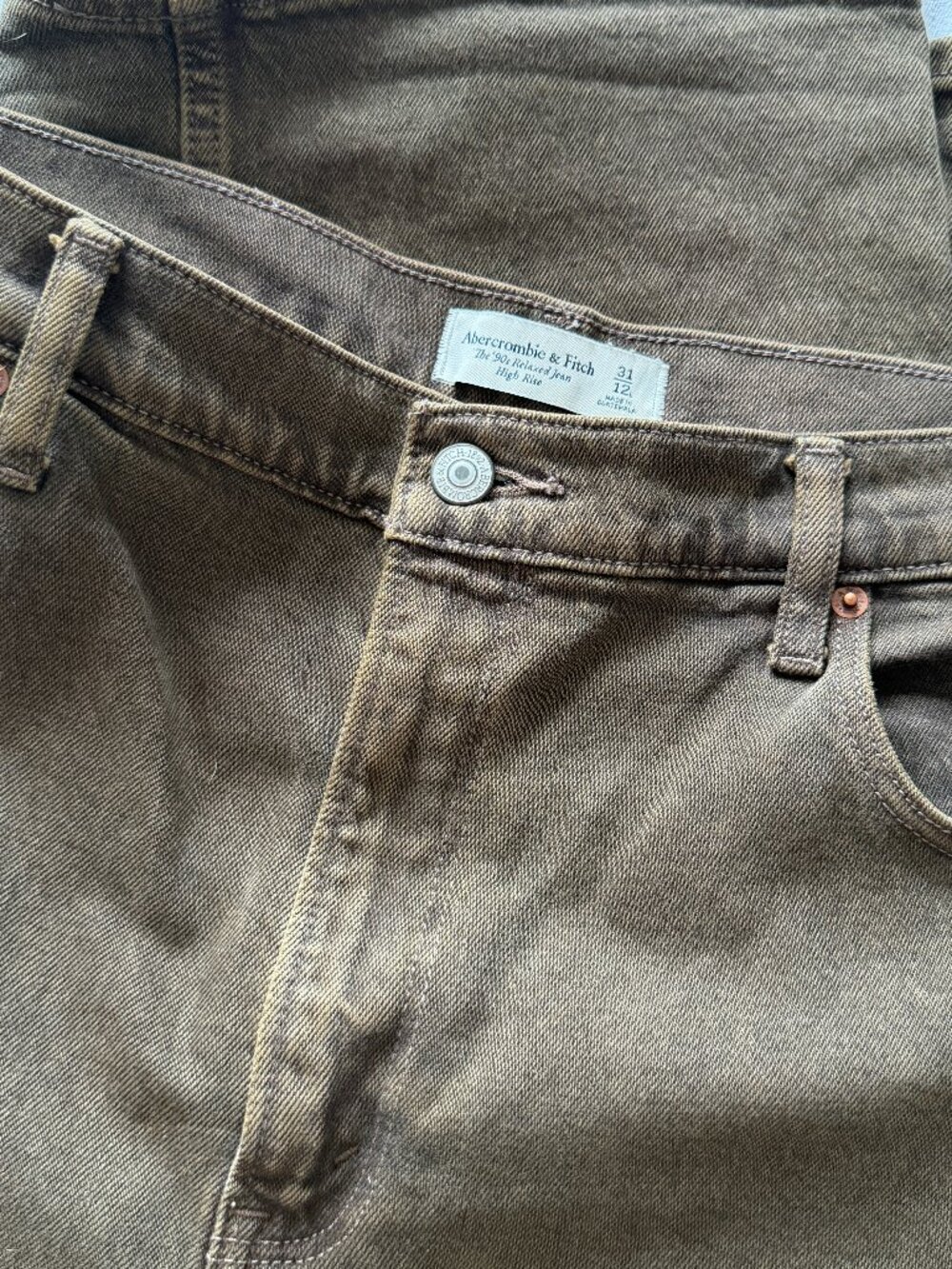 Abercrombie & Fitch High Rise 90s Relaxed Jean - Picture 7 of 7